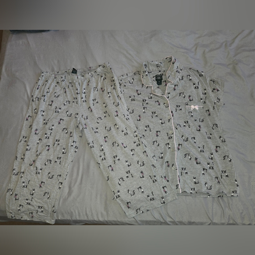 Kitty Pajama Set - Picture 2 of 3